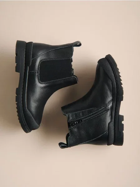 Reserved Botine din piele negru