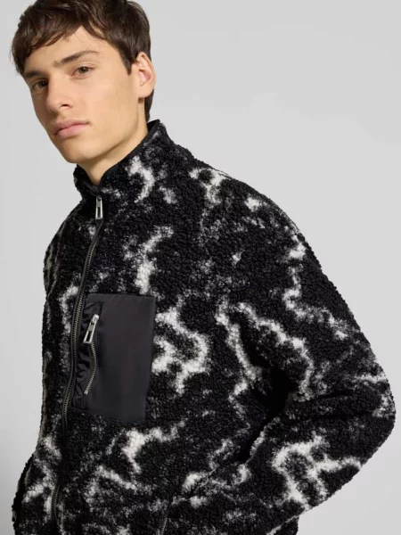 Kurtka z futerka o kroju regular fit ze wzorem na całej powierzchni model ‘JAIMY’ Only & Sons czarna