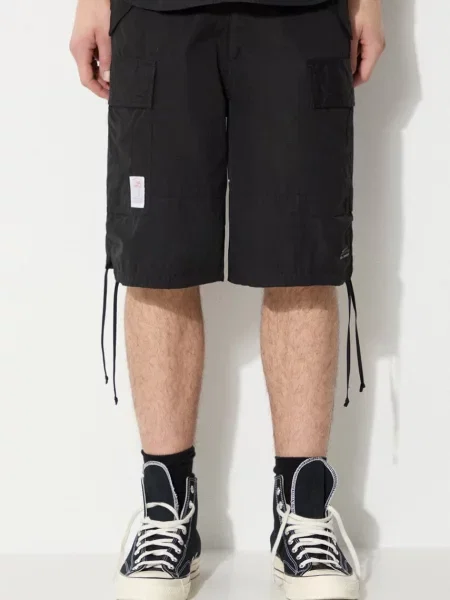 Undercover pantaloni scurti din negru