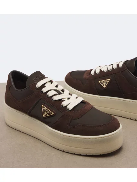 Sneakerși Prada din piele de căprioară cu platformă maro