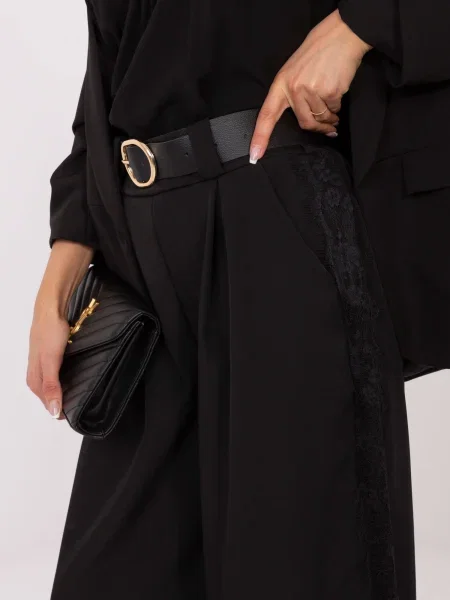 Poslovne hlače Italy Moda s čipko črna