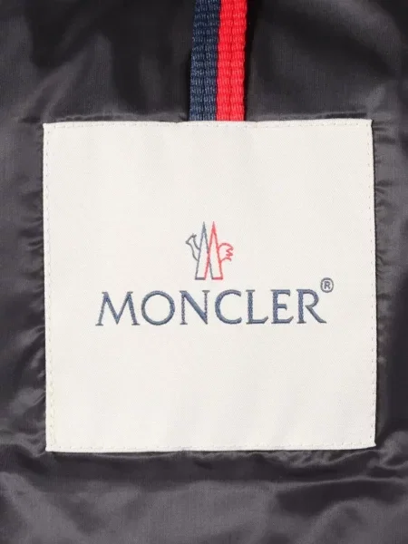 Geacă cu puf Moncler cu glugă negru