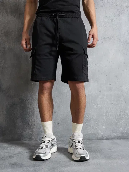 Bershka Cargo hlače crna