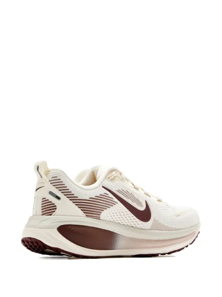 Маратонки Nike Vomero бяло