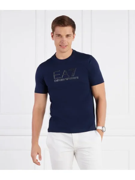 Tricou