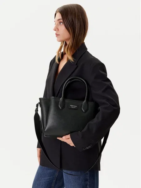 Torebka Emporio Armani skórzana czarna