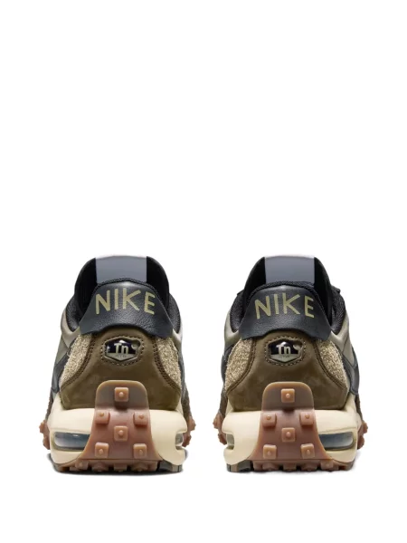 Dlouhé plisované tričko Nike s potiskem černé