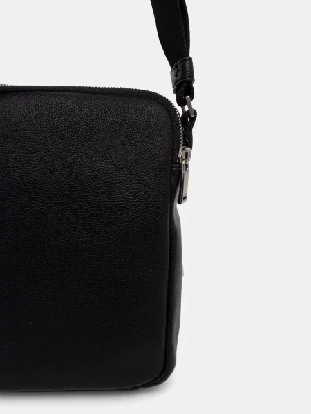 Saszetka Calvin Klein czarna