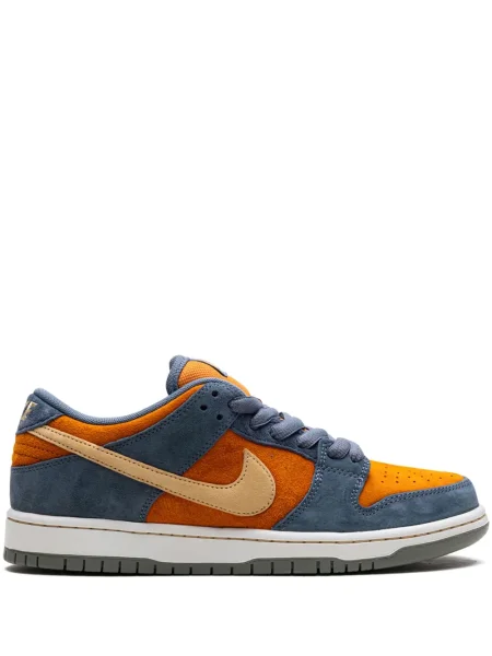 Sneakerși Nike Monarch portocaliu