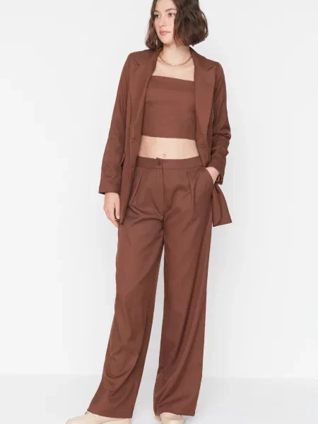 Pantaloni Trendyol maro