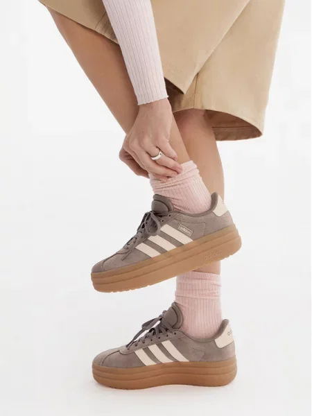 Sneakersy adidas hnědé