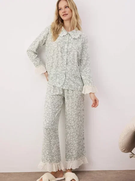 Trendyol Pijama albastru deschis alb