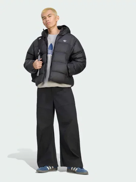 Демисезонная куртка Adidas черная