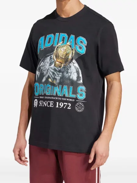 Kraťasy Adidas s polovičními zipem s kapucí černé