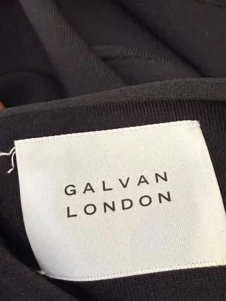 Rochie maxi Galvan London cu mărgele negru