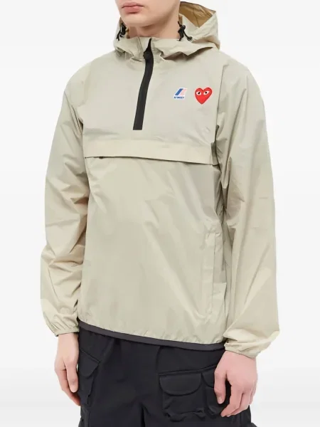 Geacă Comme Des Garcons Play cu glugă de jumătate de fermoar