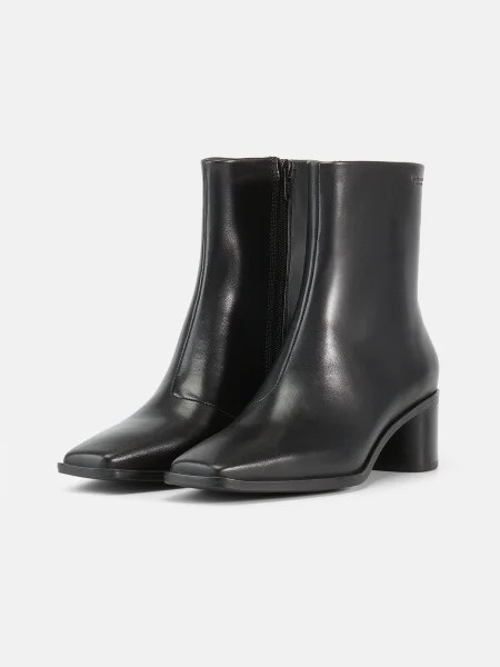 Škornji Vagabond Shoemakers s polno peto črna