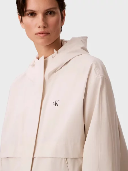 Короткая джинсовая куртка Calvin Klein Jeans с капюшоном белая
