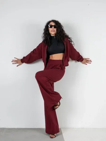 Женский костюм с брюками палаццо червоні