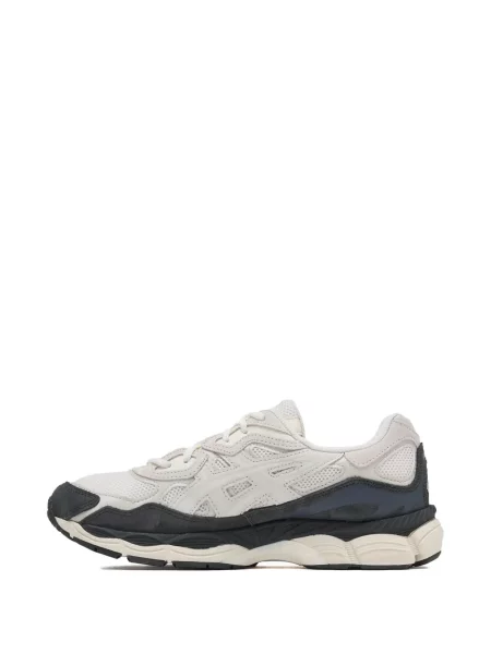 Sneakerși Asics alb
