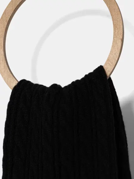 Вовняний шарф Patou з аплікацією чорний