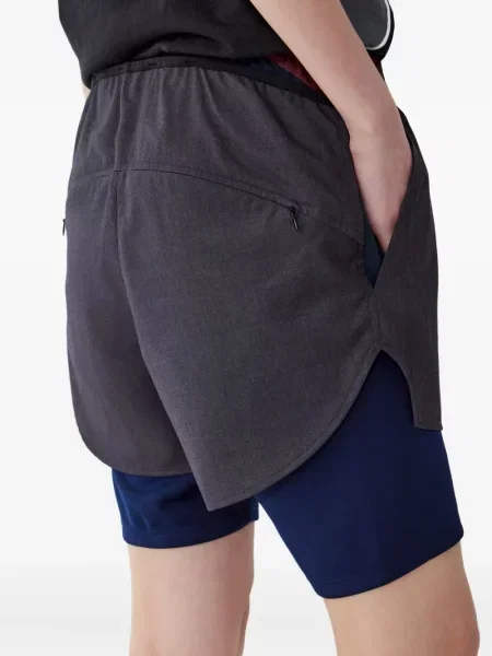 Pantaloni scurți Studio Tomboy gri