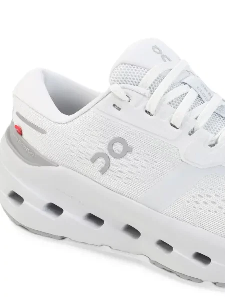 Sneakerși On alb