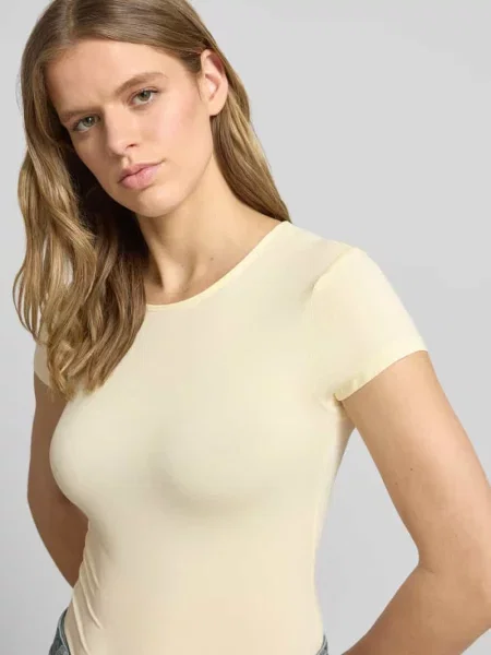 T-shirt o kroju slim fit z mieszanki modalu Gina Tricot