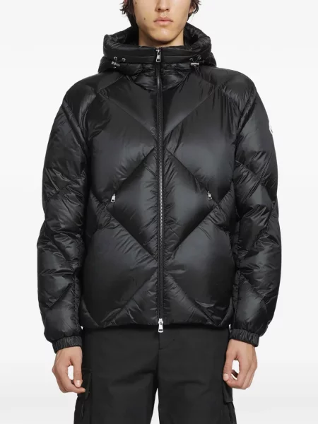 Matlasat geacă Moncler negru
