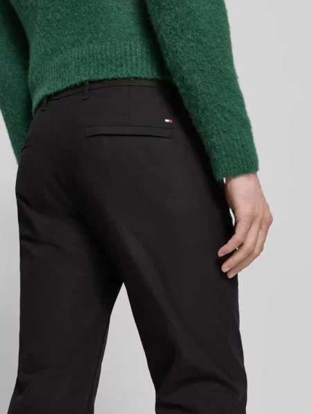 Spodnie o kroju regular fit z oddychającego materiału model DENTON' Tommy Hilfiger czarne