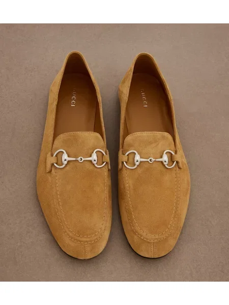 Szarvasbőr loafer Gucci bézs