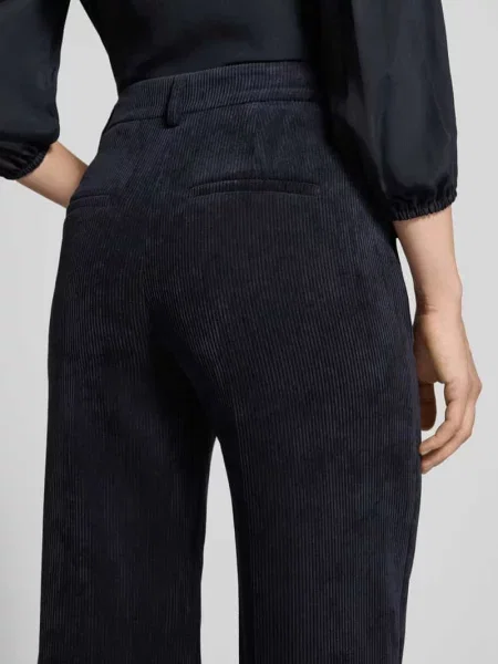 Spodnie materiałowe o kroju wide fit w imitacji sztruksu Luisa Cerano granatowe