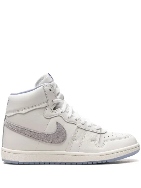 Sneakerși Jordan alb