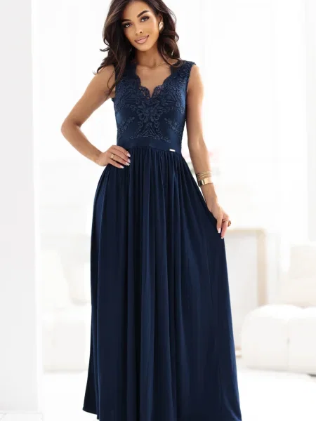 Sukienka maxi Numoco koronkowa elegancka z rozcieciem niebieska