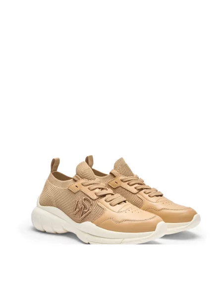 Sneakersy Stuart Weitzman skórzane beżowe