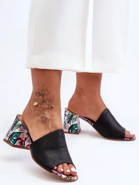 Usnjene mules Boto črna