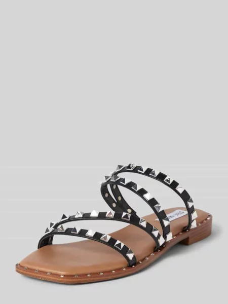 Klapki z nitami model ‘SKYLER’ Steve Madden czarne