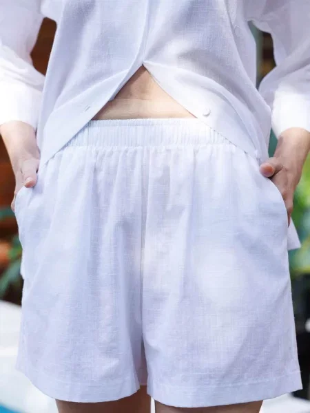 Женские шорты білі