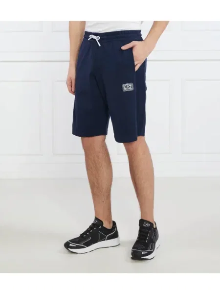Pantaloni scurți
