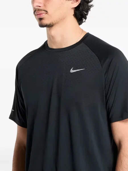 Hanorac cu glugă Nike din fleece cu imagine alergare negru