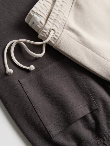 Reserved Спортивні штани regular fit бежевий