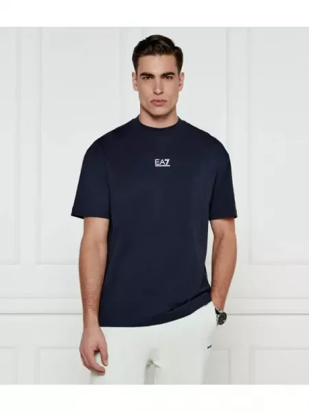 Tricou