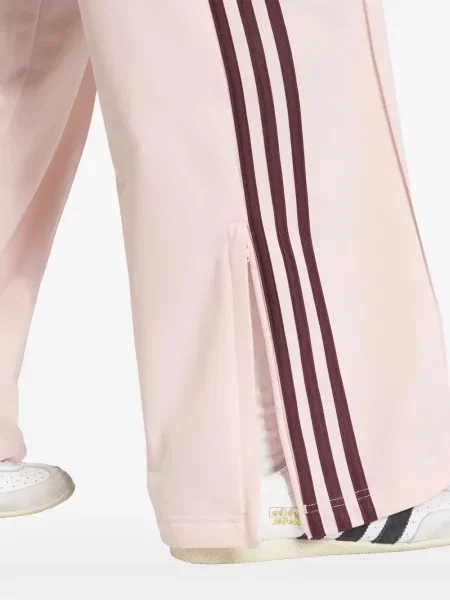 Тениска Adidas на райета с V-образно деколте зелено