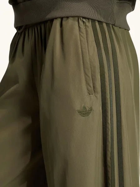 Spodnie dresowe Adidas Originals do biegania oliwkowe