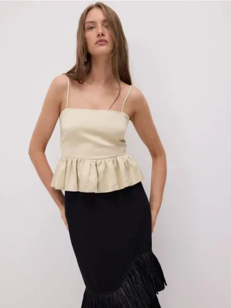 Cu peplum top Reserved din satin scurt