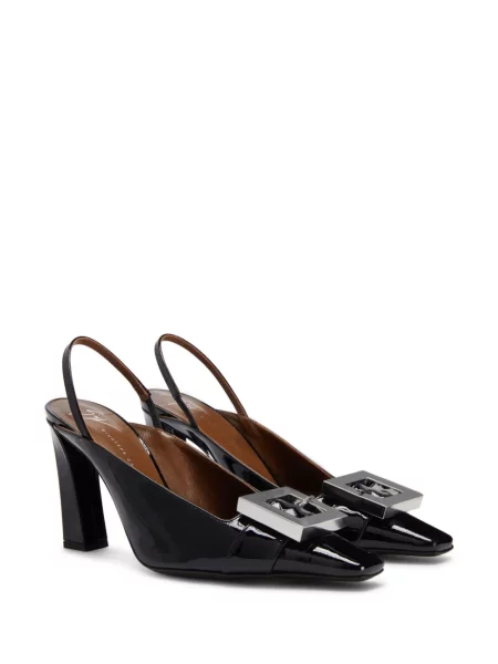 Bateliai Giuseppe Zanotti su sagtimis juoda