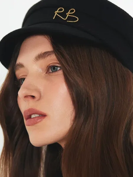 Ruslan Baginskiy kapa črna