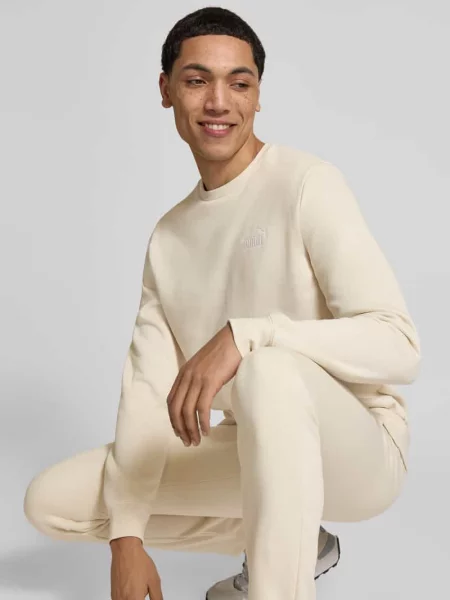 Bluza dresowa z logo w kroju regular fit z przeszywanym haftem logo Puma Performance biała