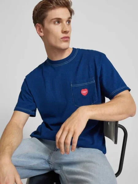 T-shirt z kieszenią na piersi model ‘INGO’ Carhartt Work In Progress granatowa
