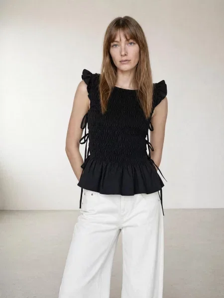 ARMIE Top The Emma Smock Top' fekete